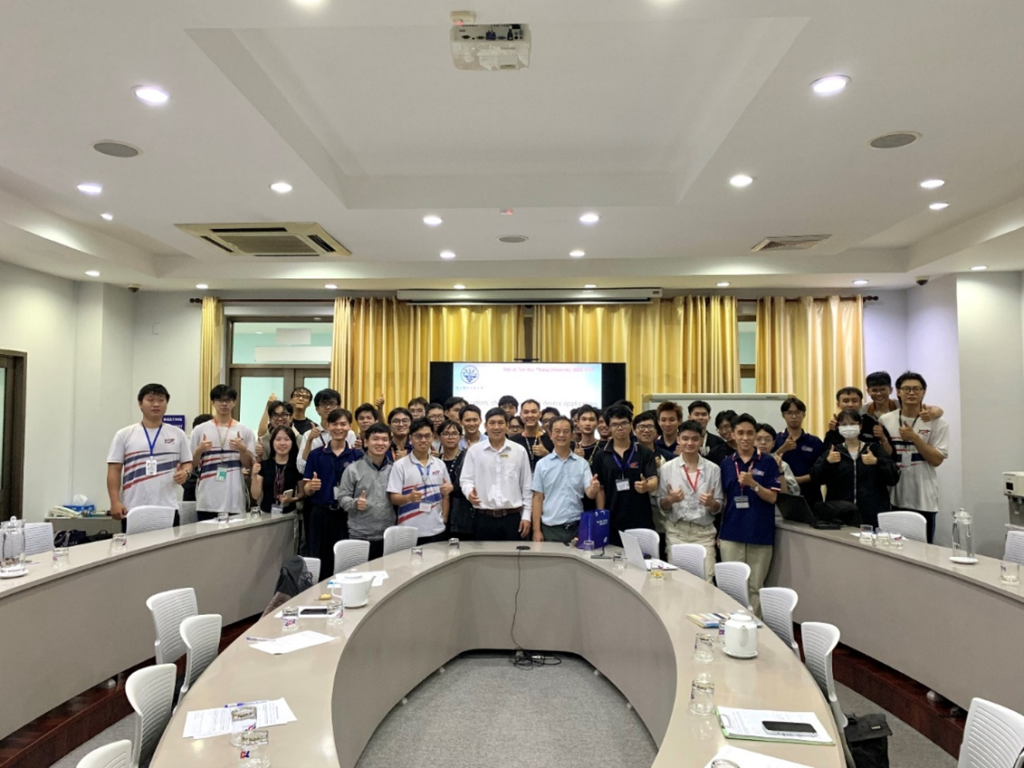 Duong Minh Giao thong_4