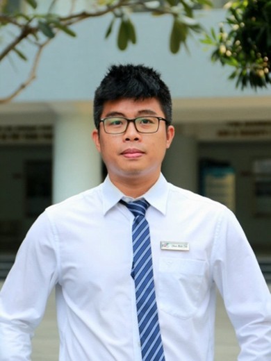 Tân