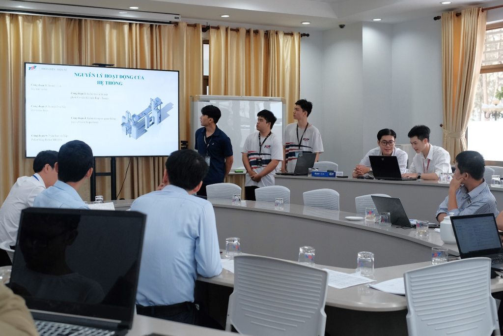The contestants’ presentations before the judging panel, clearly demonstrating their professional competence, confidence, and creative spirit.